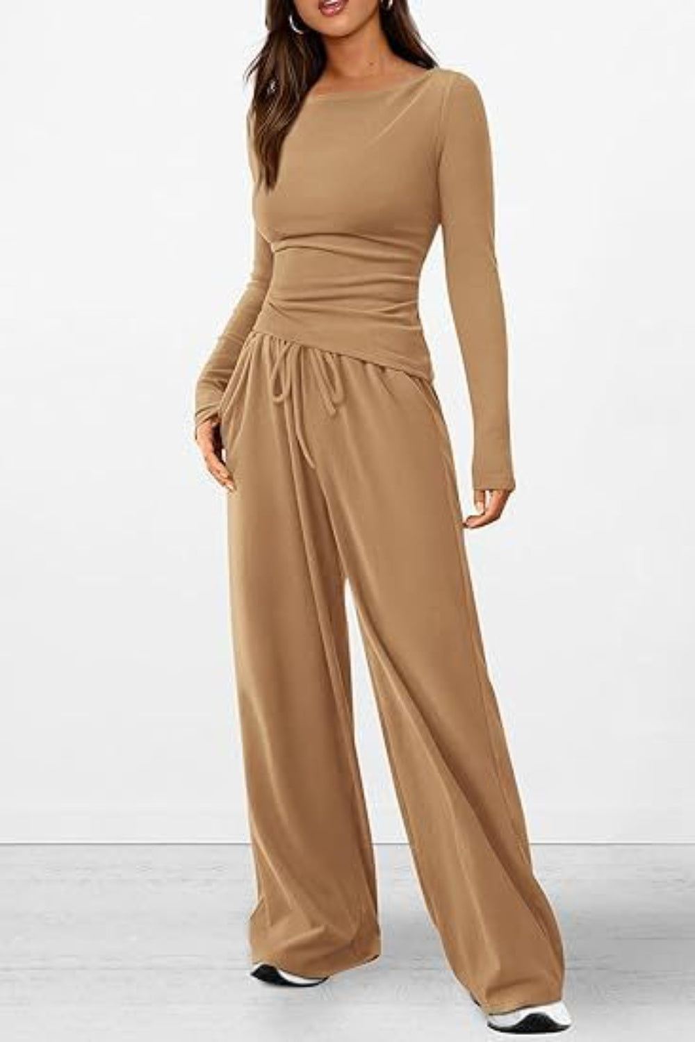 Ensemble haut à manches longues et pantalon à col rond