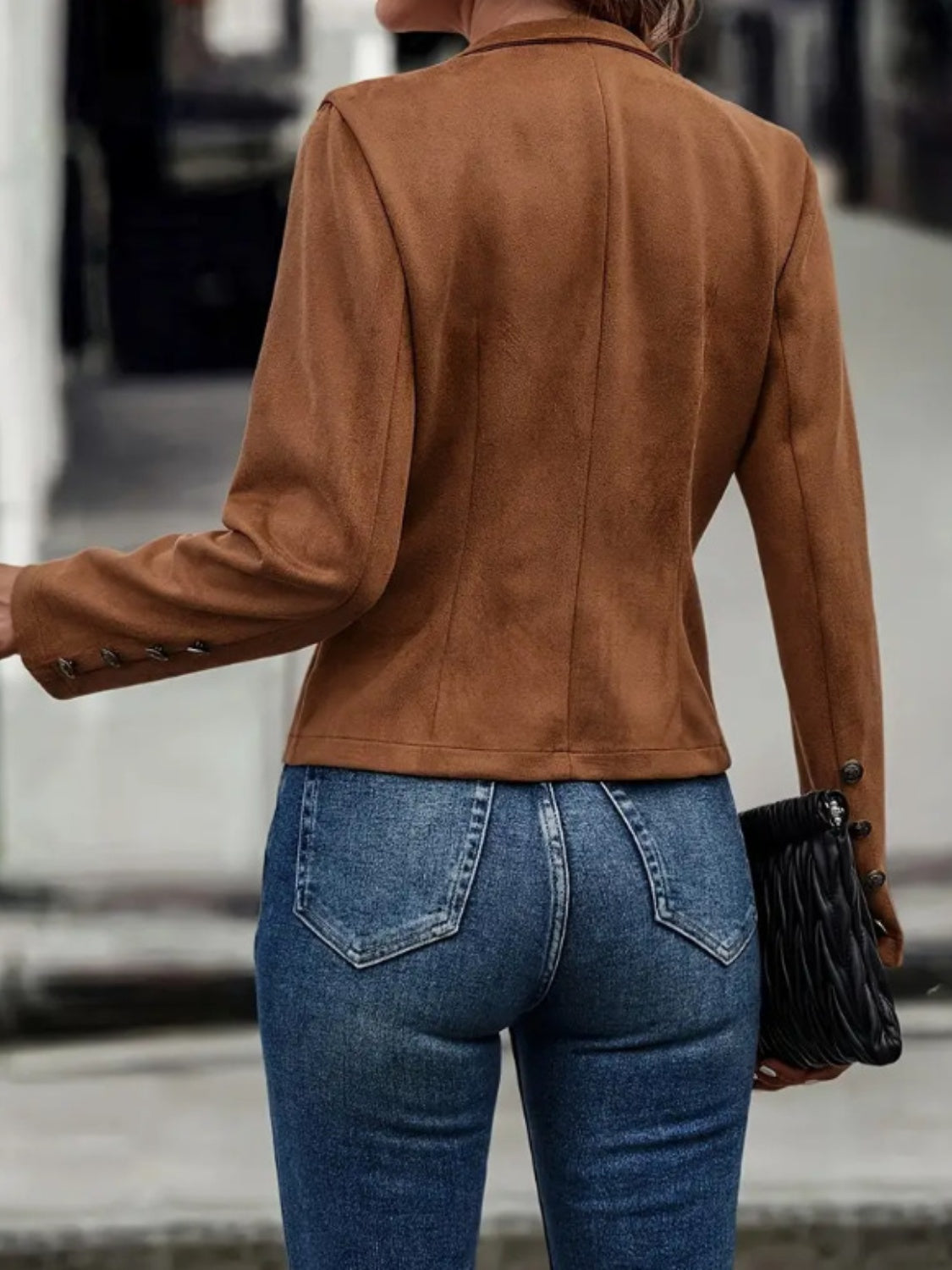 Veste à manches longues avec boutons décoratifs et ouverture sur le devant