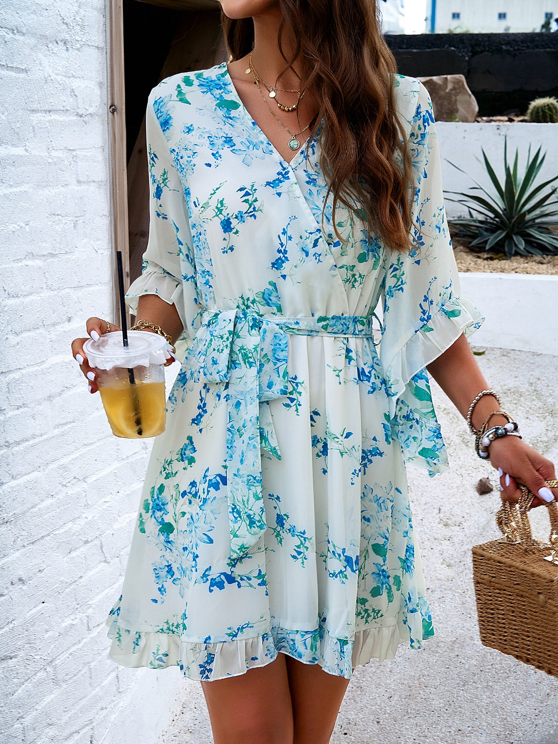 Mini-robe à volants et imprimé à manches courtes