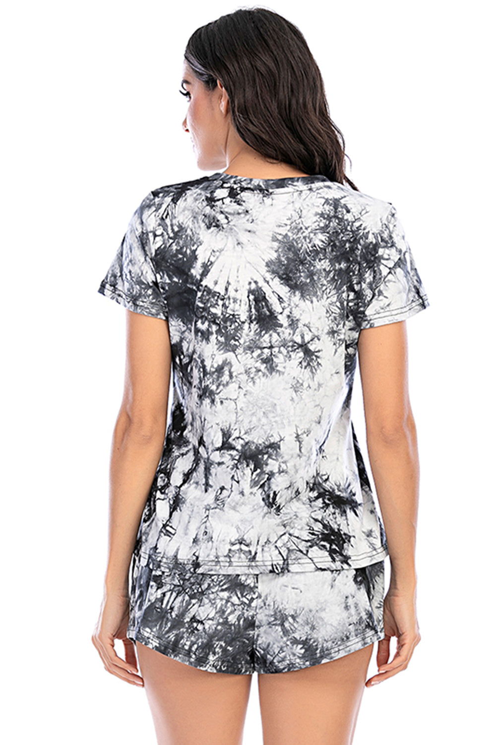 Ensemble de détente tie-dye avec haut à manches courtes et short à col rond
