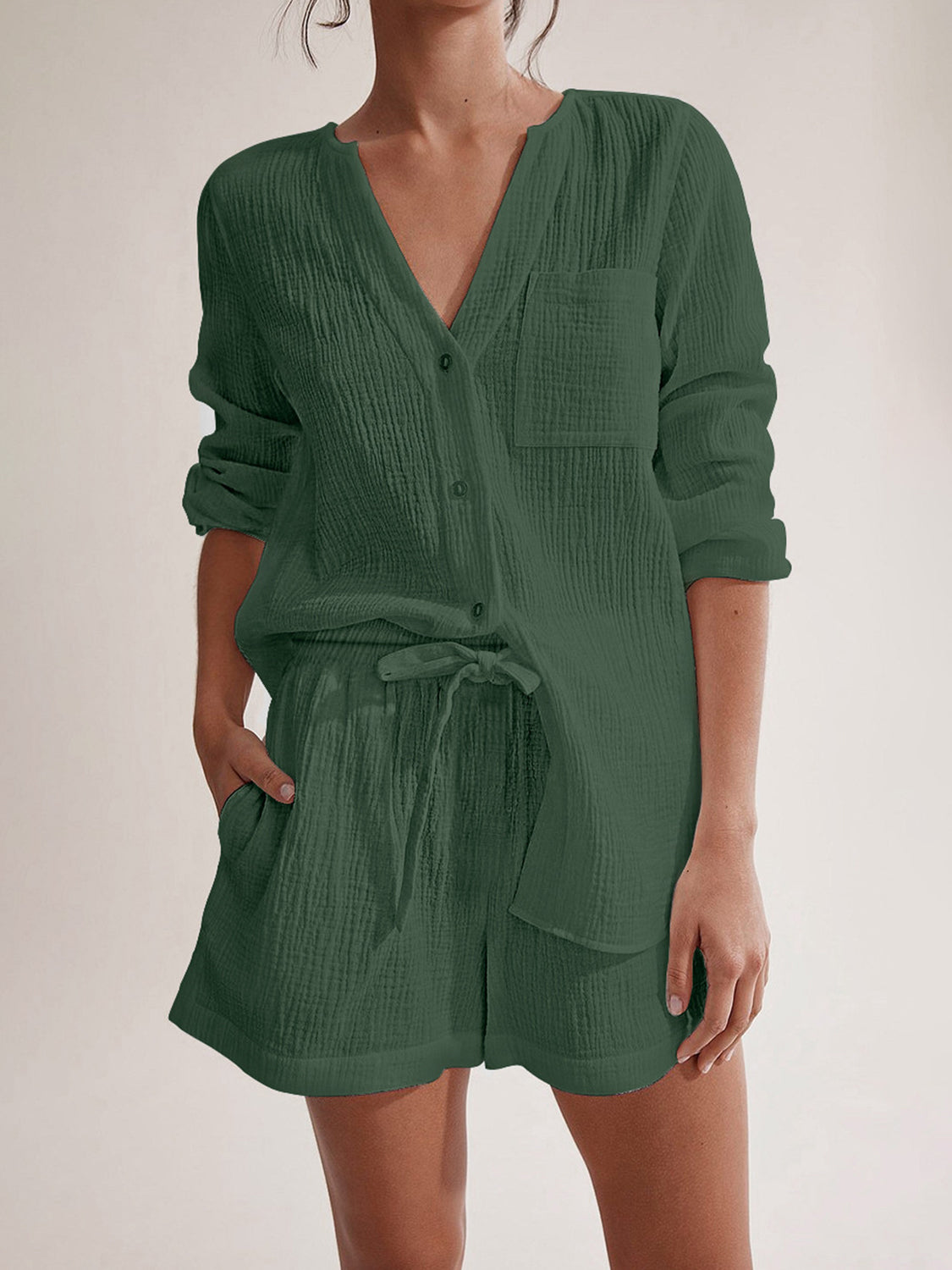 Ensemble haut à manches longues et short crantés