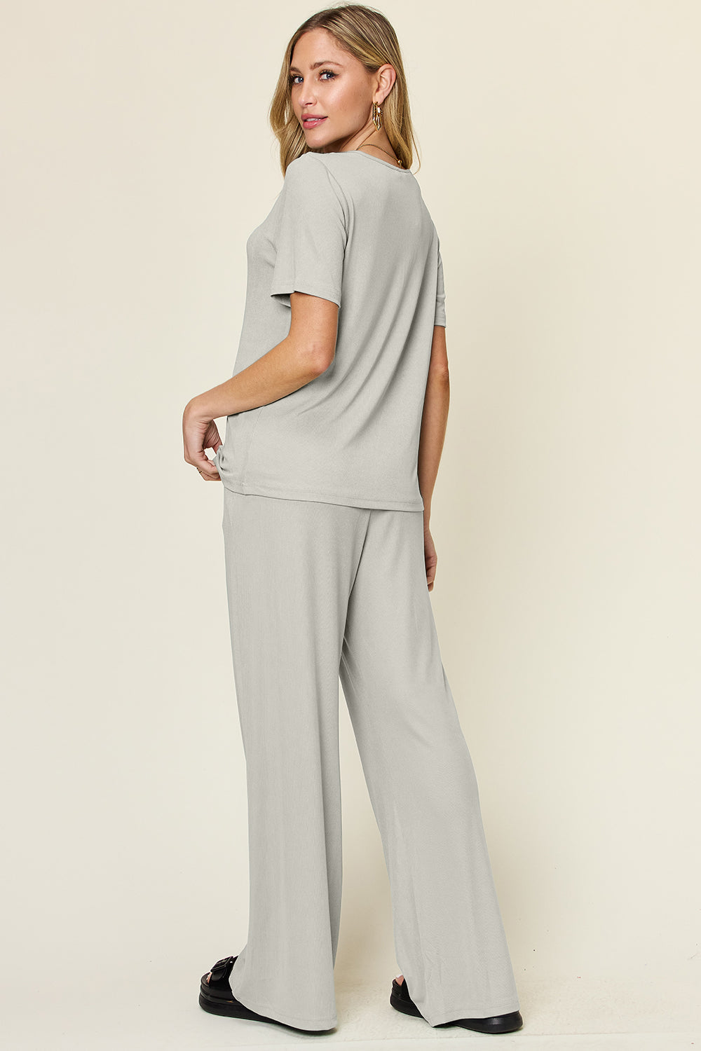 Ensemble t-shirt à manches courtes et col rond Double Take, taille complète, et pantalon large
