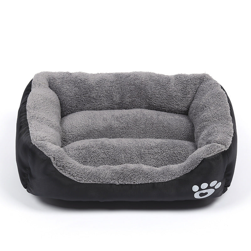 Panier polaire neuf, doux et confortable. Dessous imperméable. Convient aux petits, moyens et grands animaux. Garde les animaux au chaud.