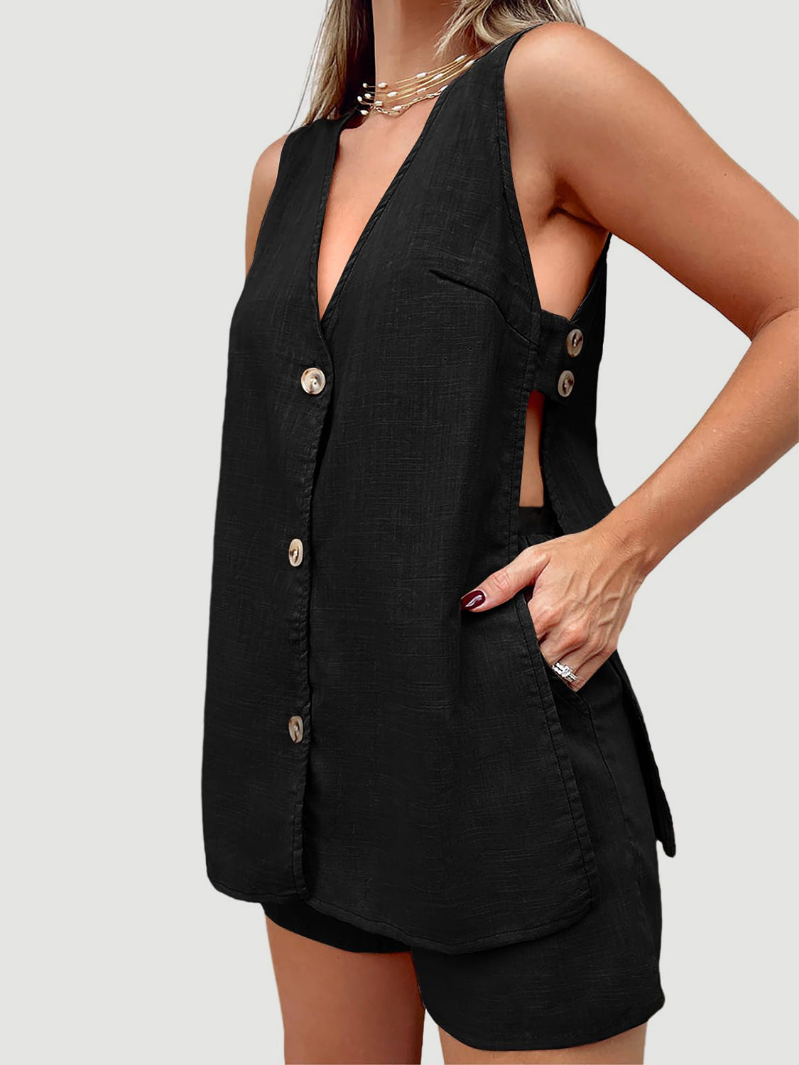 Ensemble haut boutonné et short taille réelle