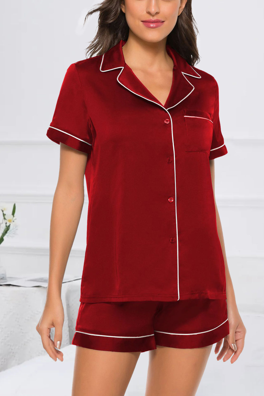 Ensemble de détente imprimé avec haut à manches courtes et short boutonnés