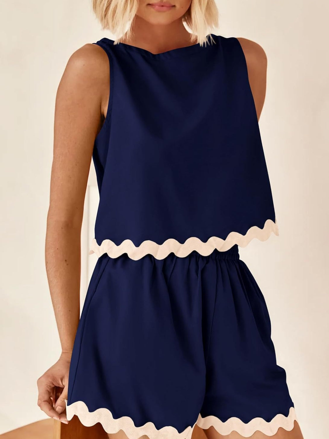 Ensemble haut sans manches et short à bordure contrastée