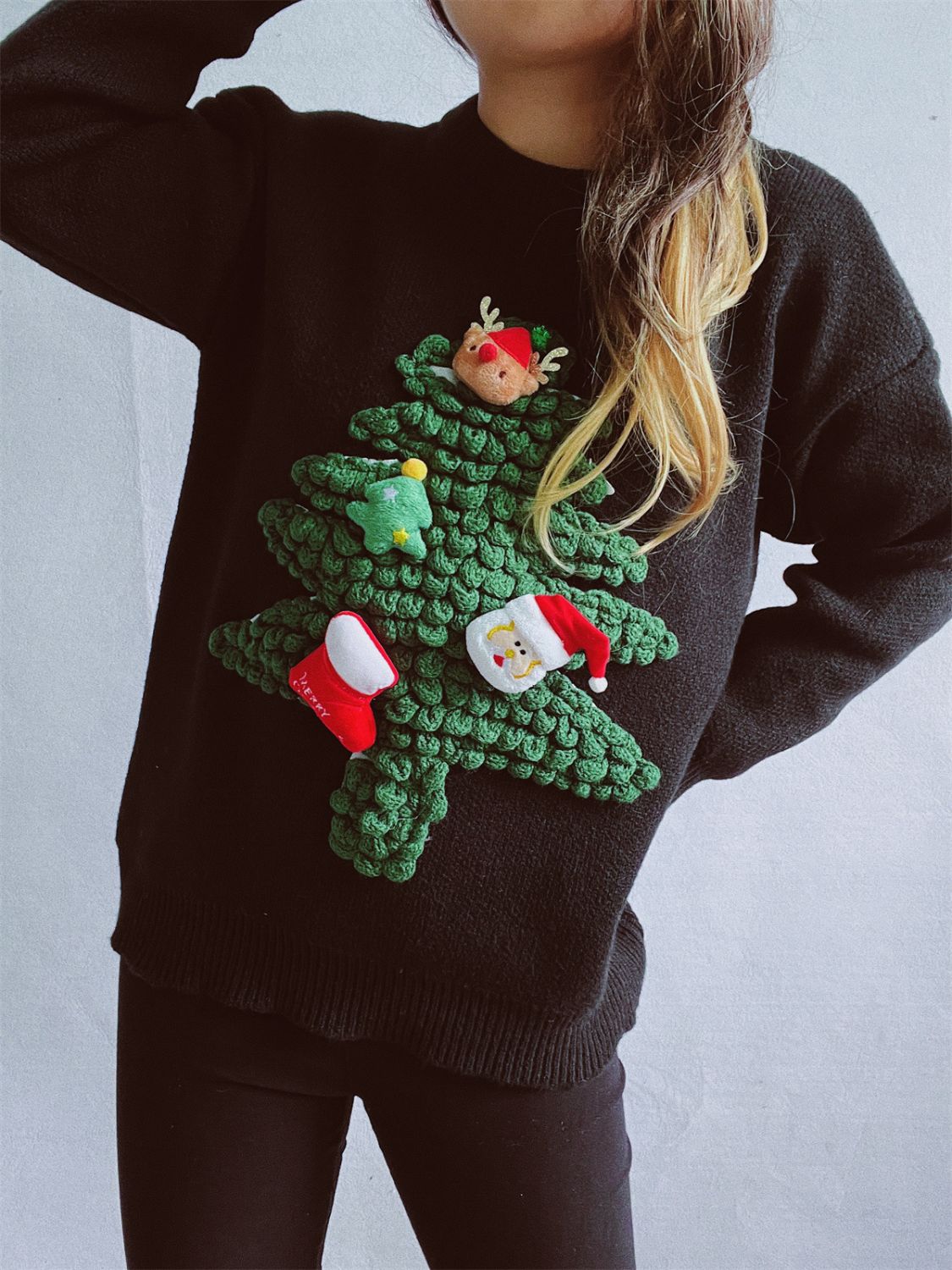 Pull à manches longues et col rond motif sapin de Noël
