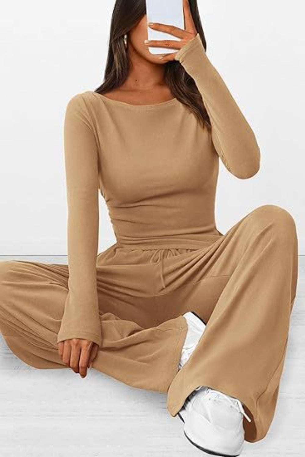 Ensemble haut à manches longues et pantalon à col rond
