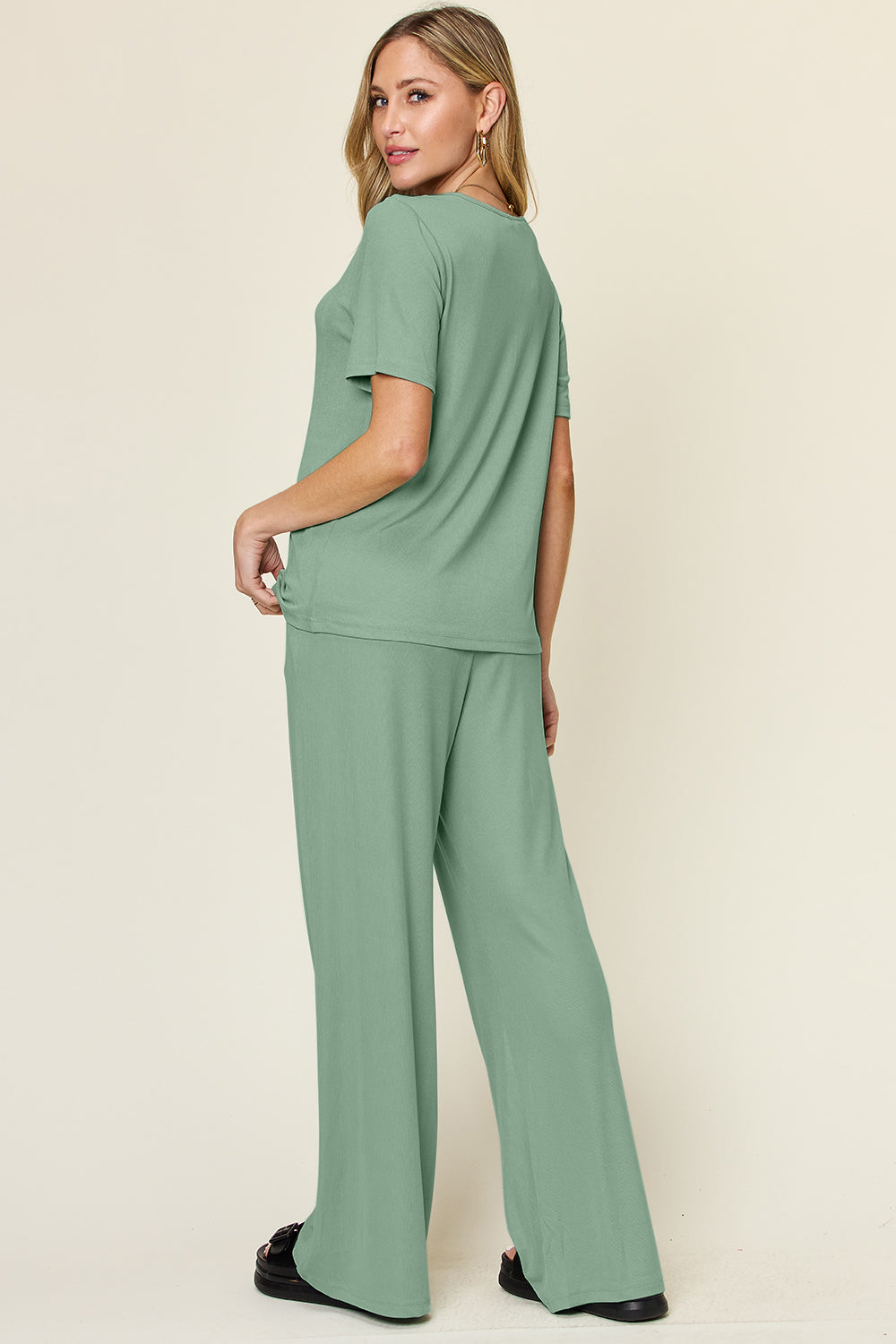 Ensemble t-shirt à manches courtes et col rond Double Take, taille complète, et pantalon large