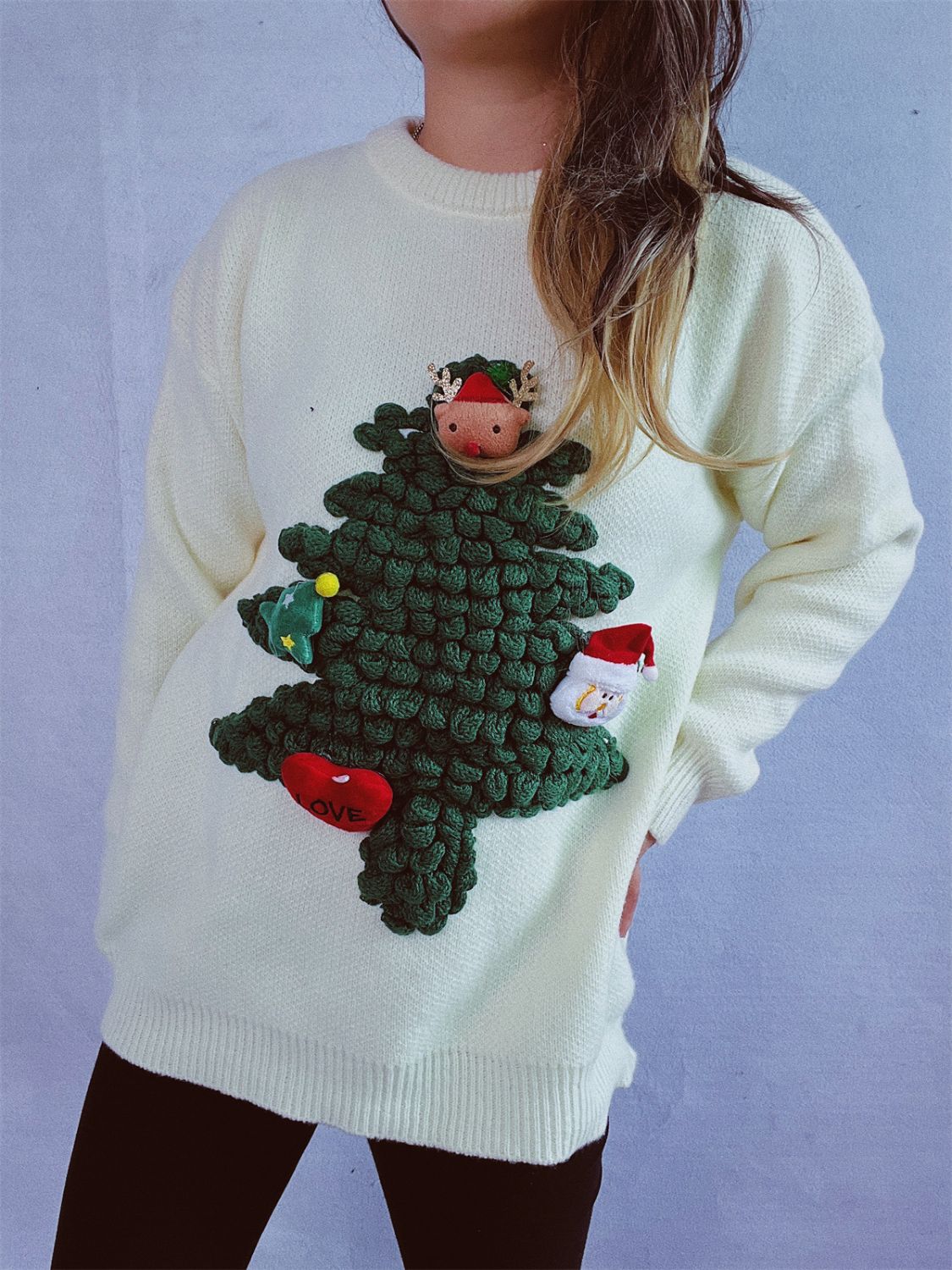 Pull à manches longues et col rond motif sapin de Noël