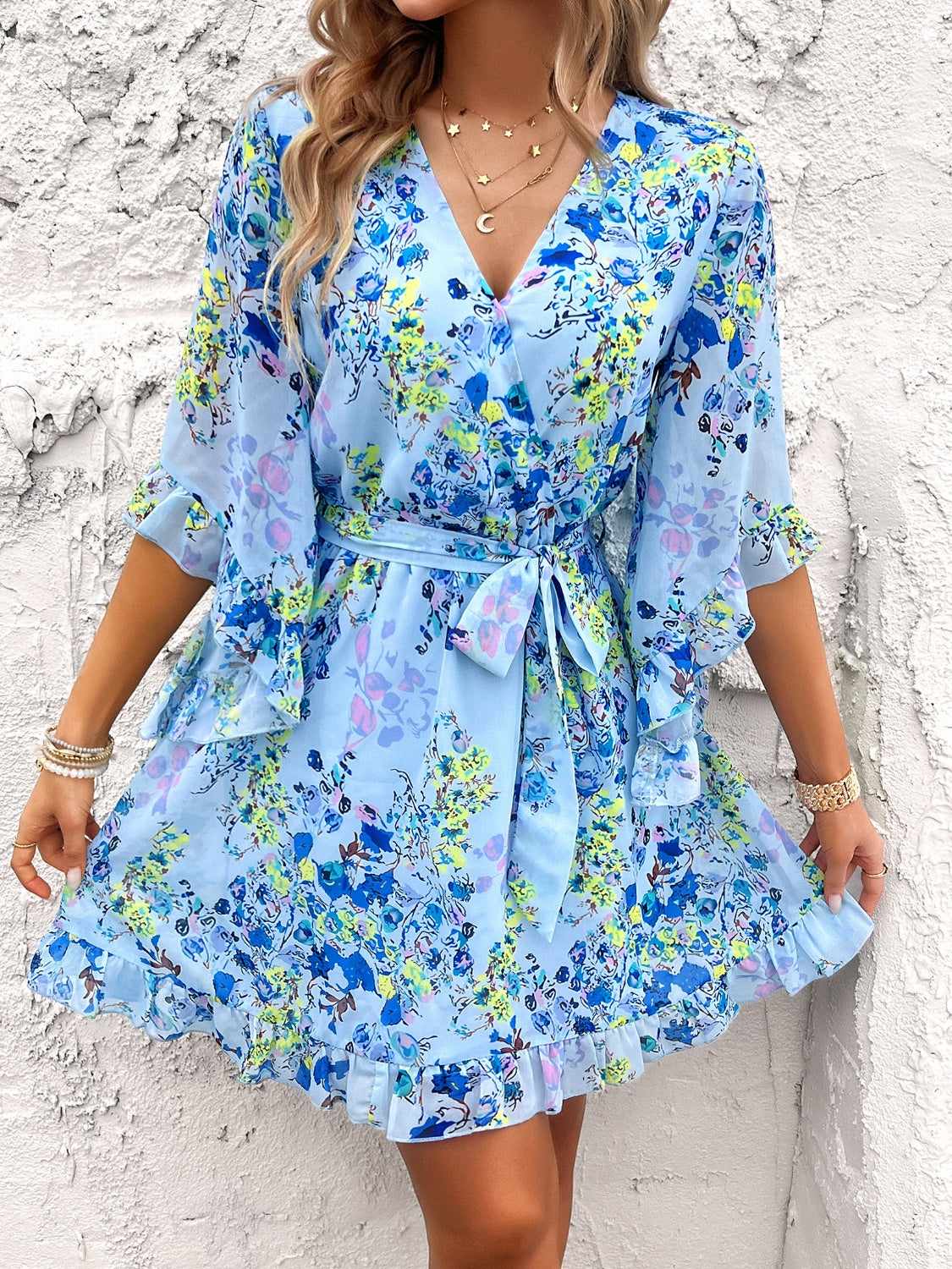 Mini-robe à volants et imprimé à manches courtes