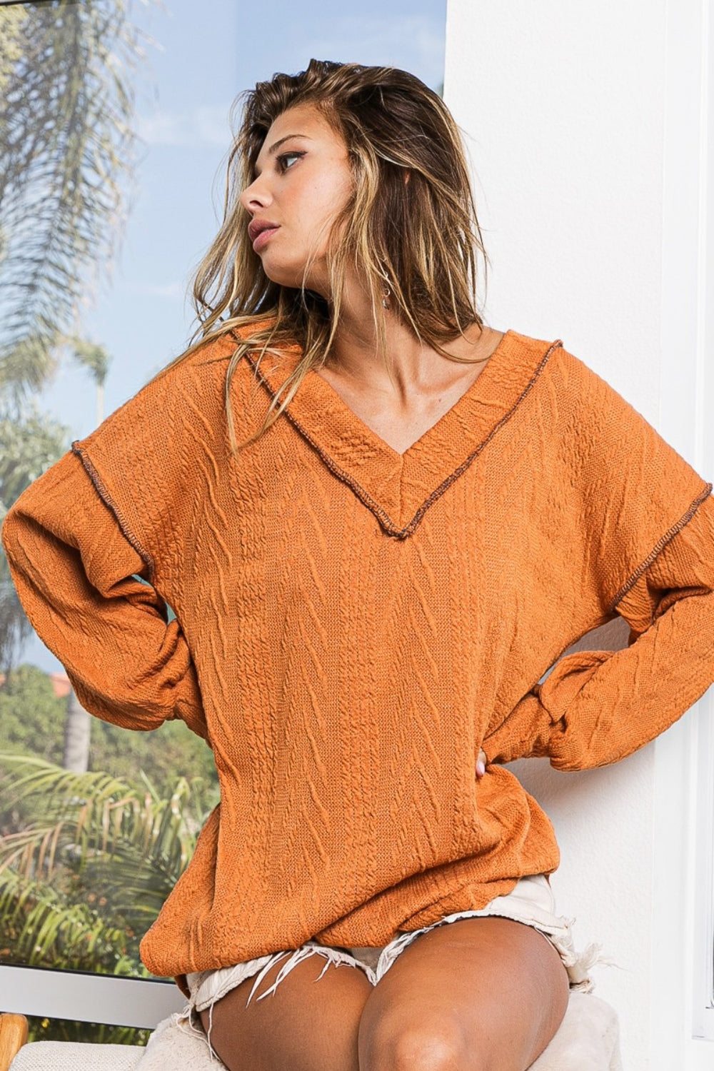 Haut en tricot texturé à épaules tombantes et coutures apparentes BiBi