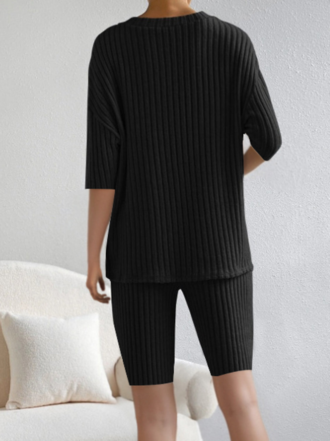 Ensemble haut et short côtelé à col en V
