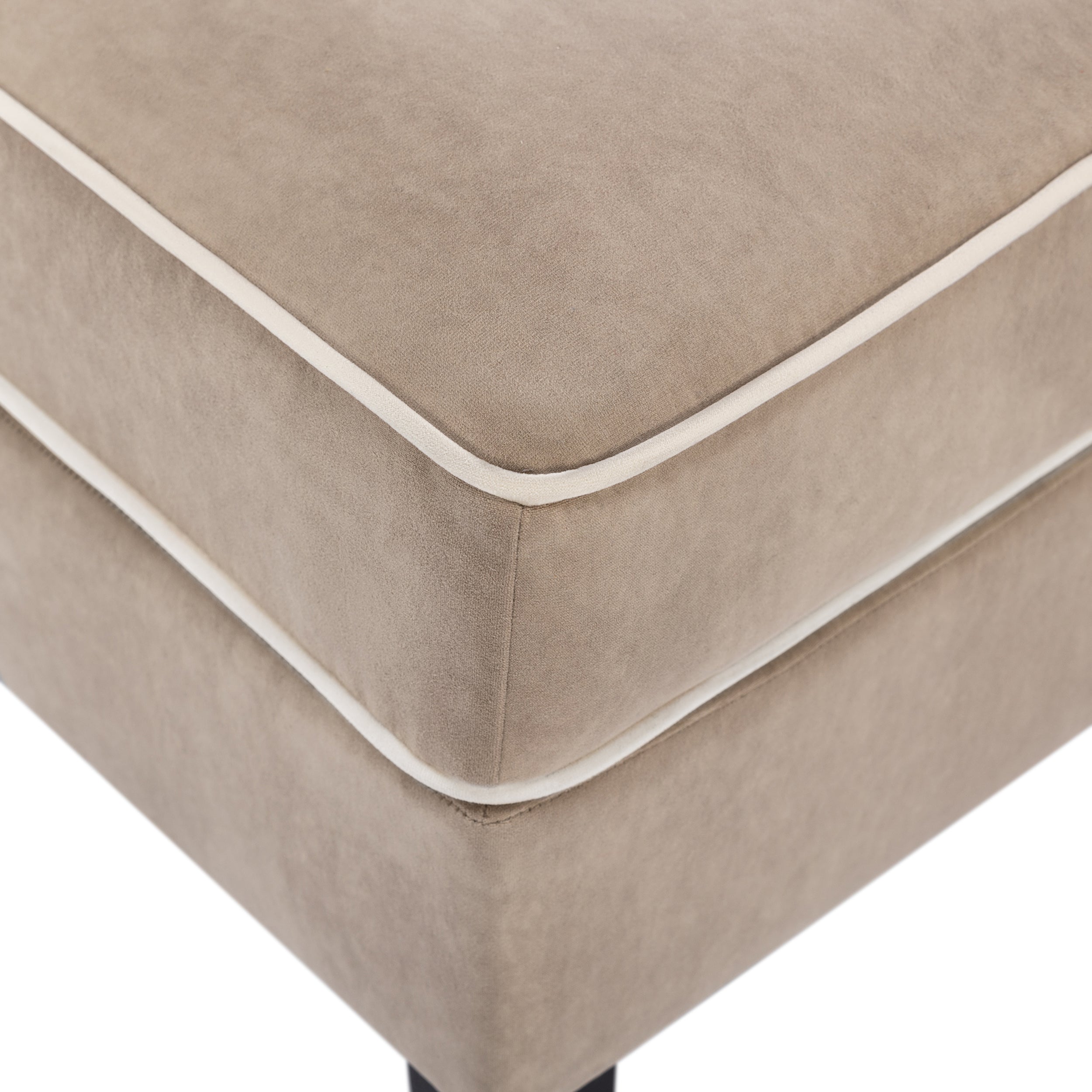 Fauteuil d'appoint rembourré en velours avec passepoil crème, beige et crème