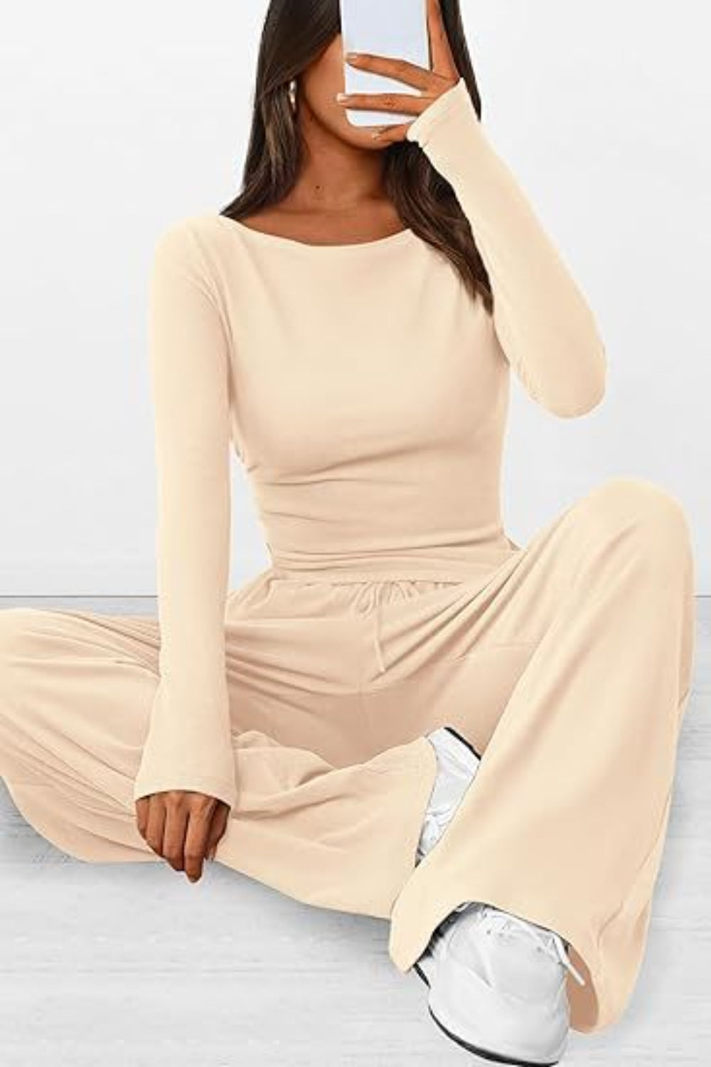 Ensemble haut à manches longues et pantalon à col rond