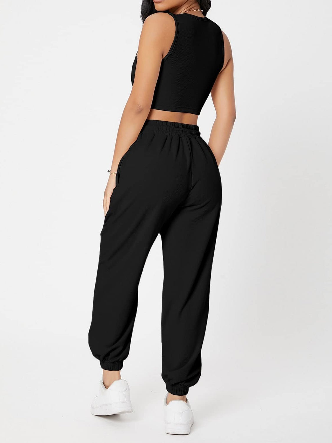 Ensemble haut à bretelles larges et pantalon de jogging à cordon de serrage