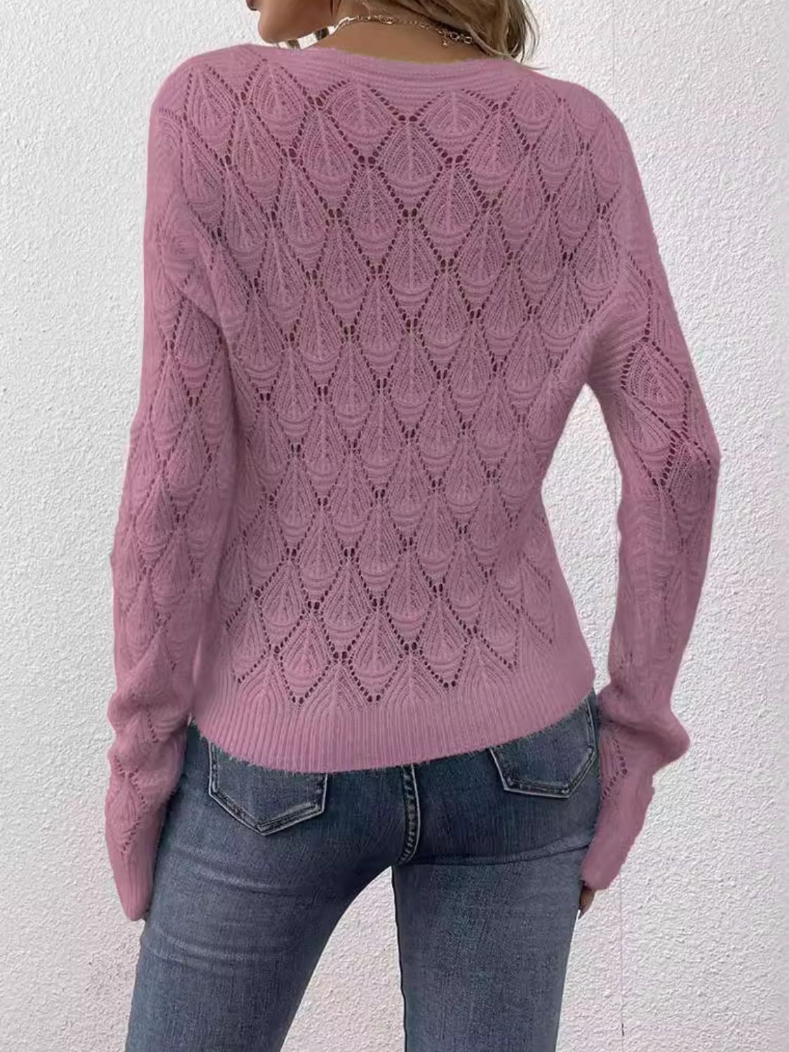 Pull à manches longues et col en V ajouré
