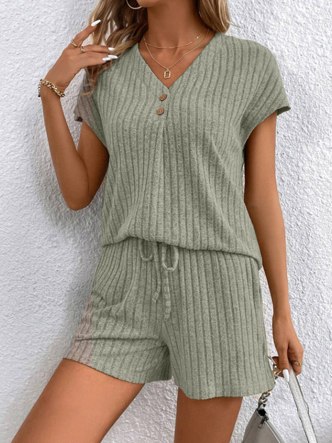 Ensemble haut et short côtelé à col en V