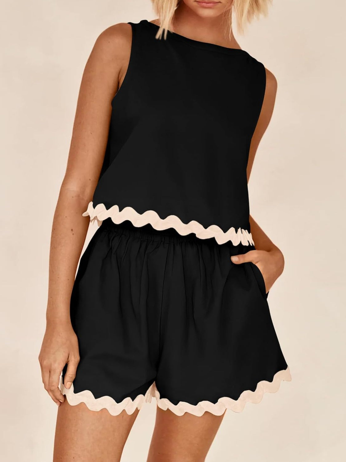 Ensemble haut sans manches et short à bordure contrastée