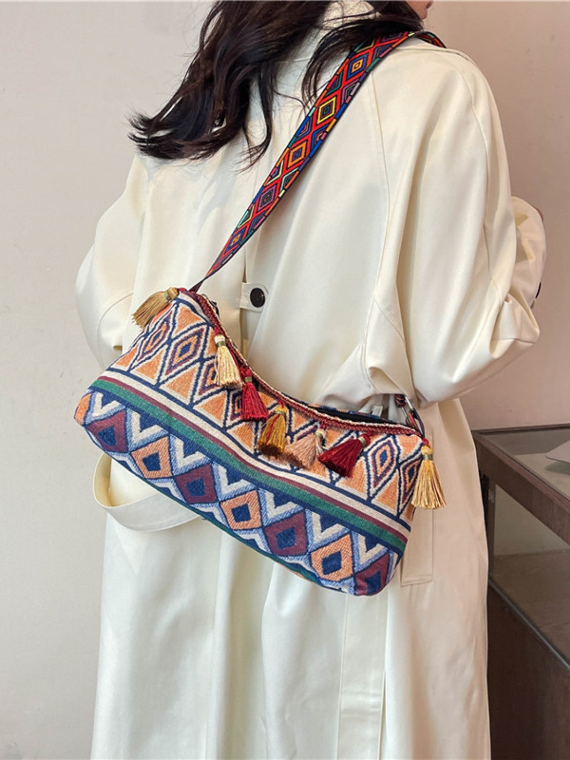 Sac à bandoulière réglable à pompon