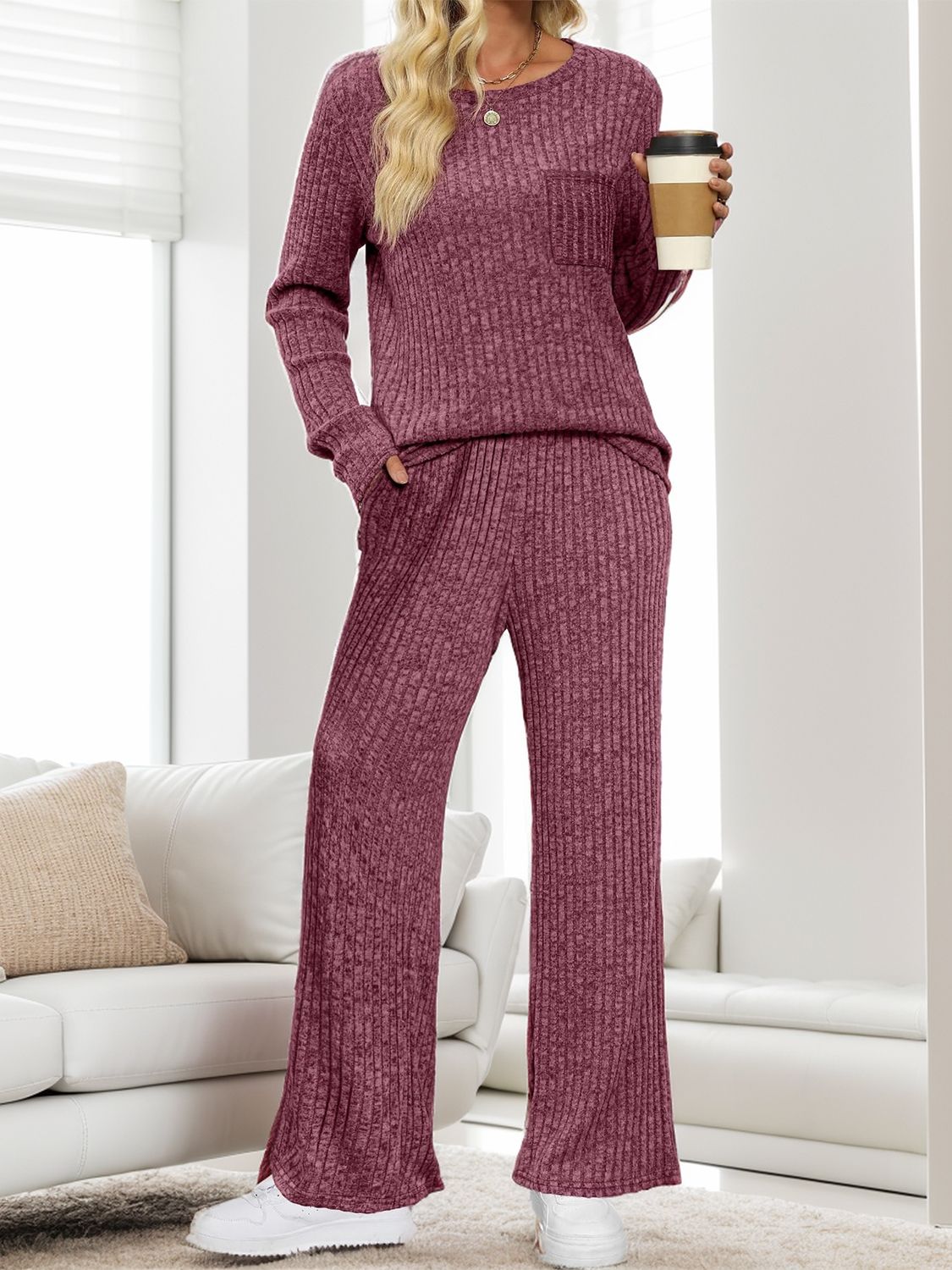 Ensemble haut à manches longues et pantalon à col rond