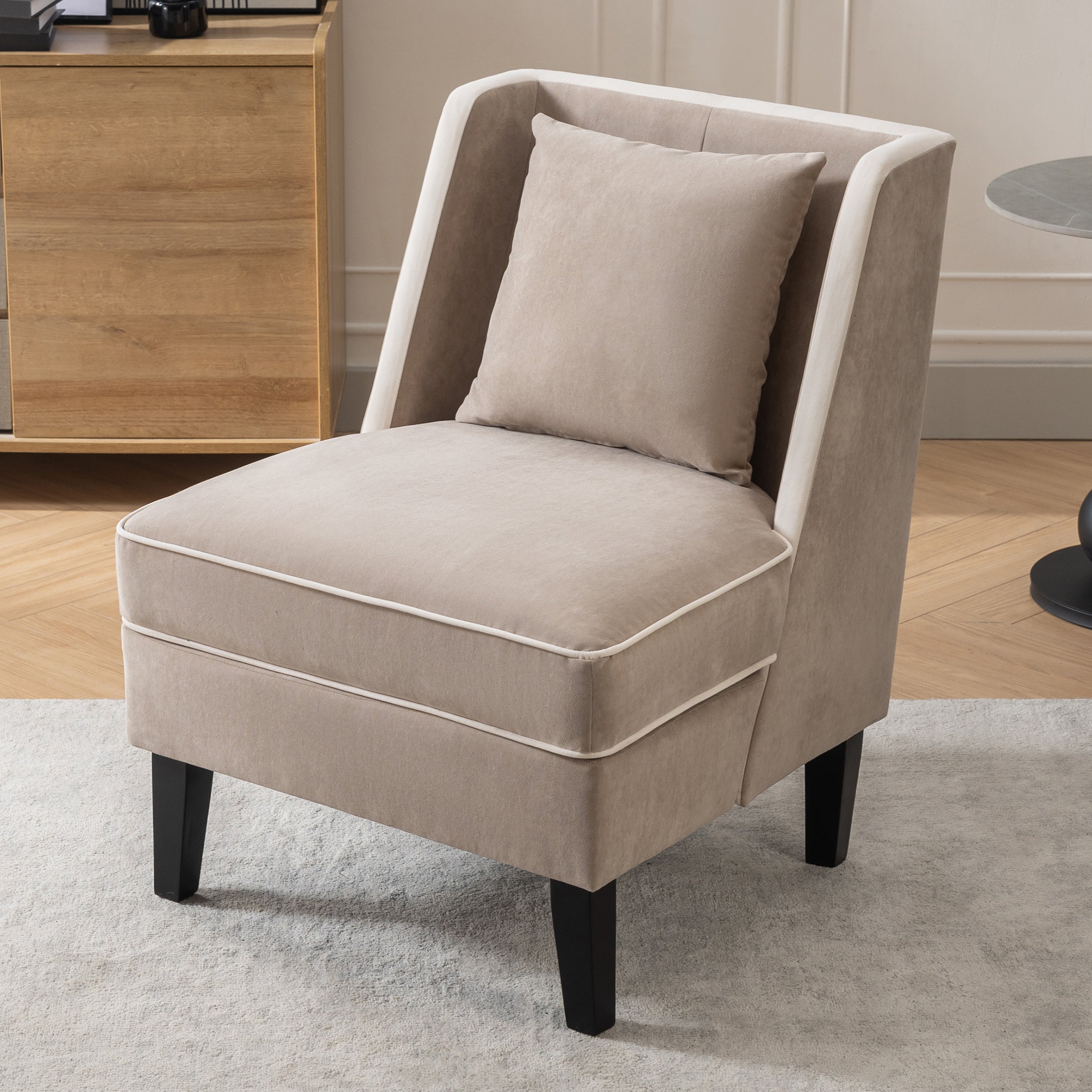 Fauteuil d'appoint rembourré en velours avec passepoil crème, beige et crème