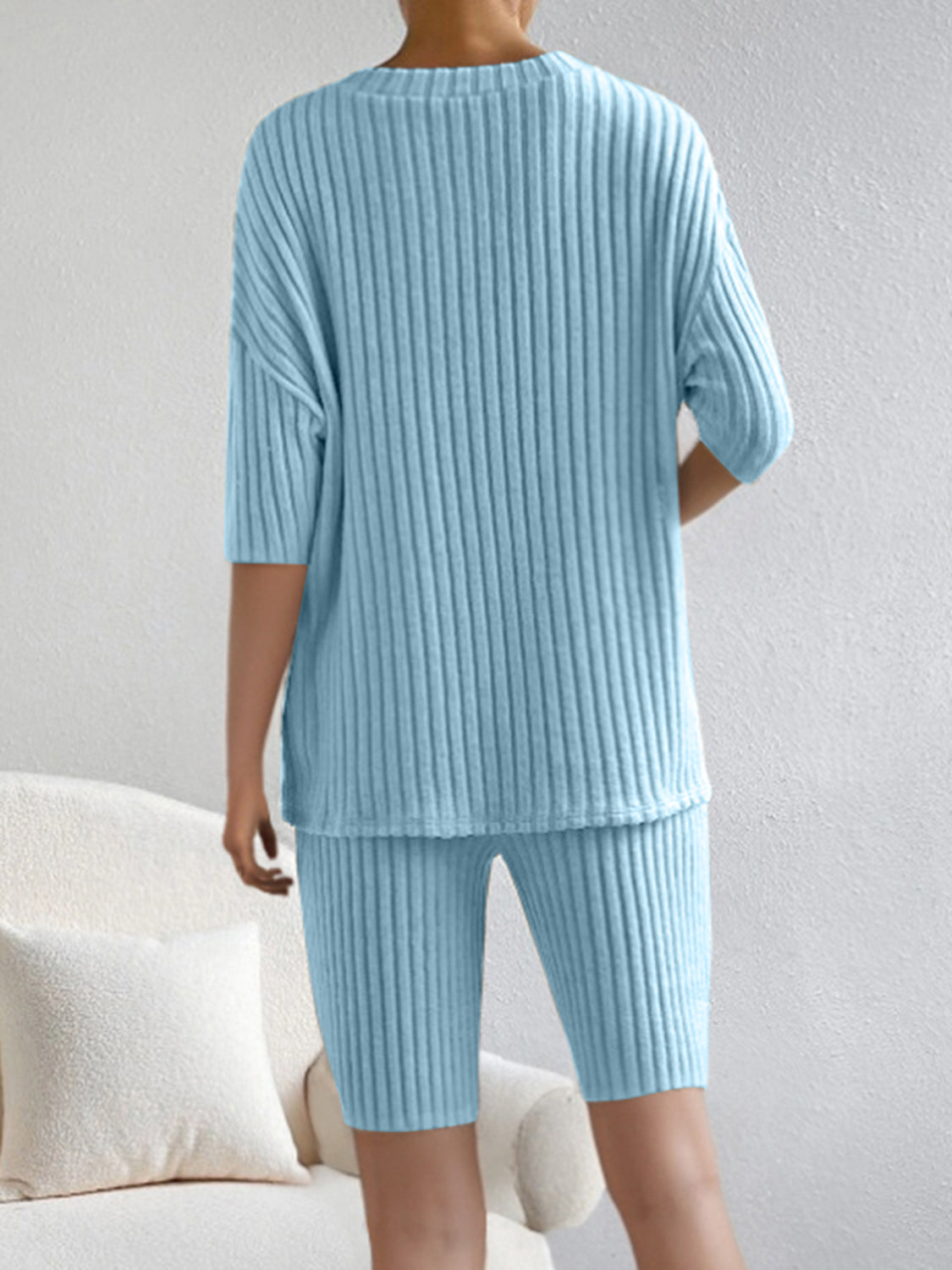 Ensemble haut et short côtelé à col en V