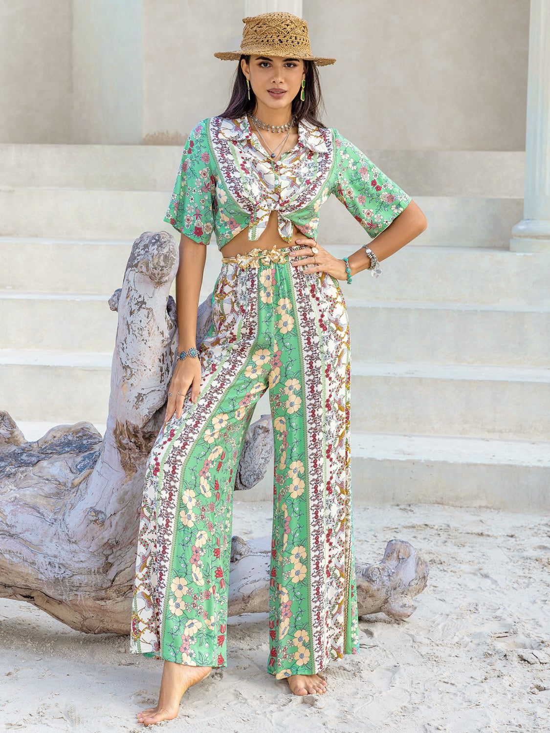 Ensemble haut à manches courtes imprimé et pantalon large