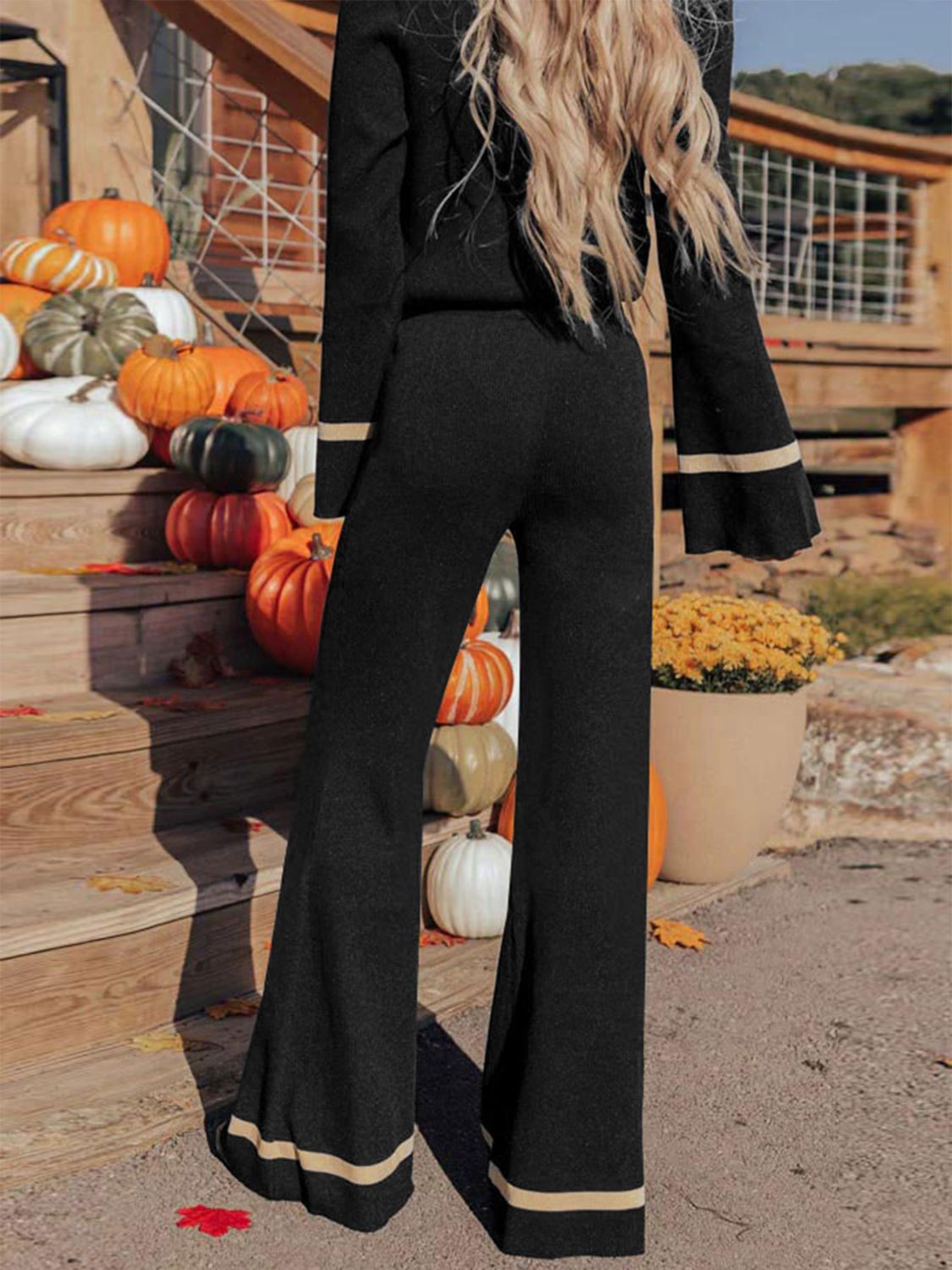 Ensemble haut à manches longues et pantalon à col en V Perfee
