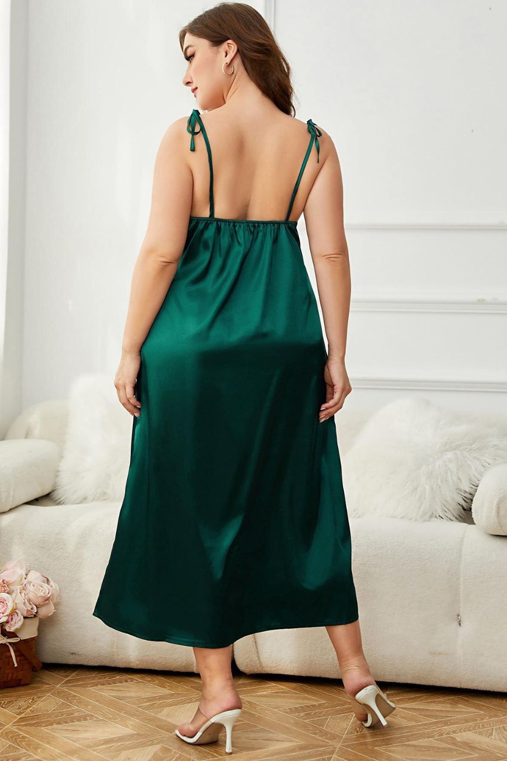 Robe de nuit mi-longue grande taille à épaules nouées