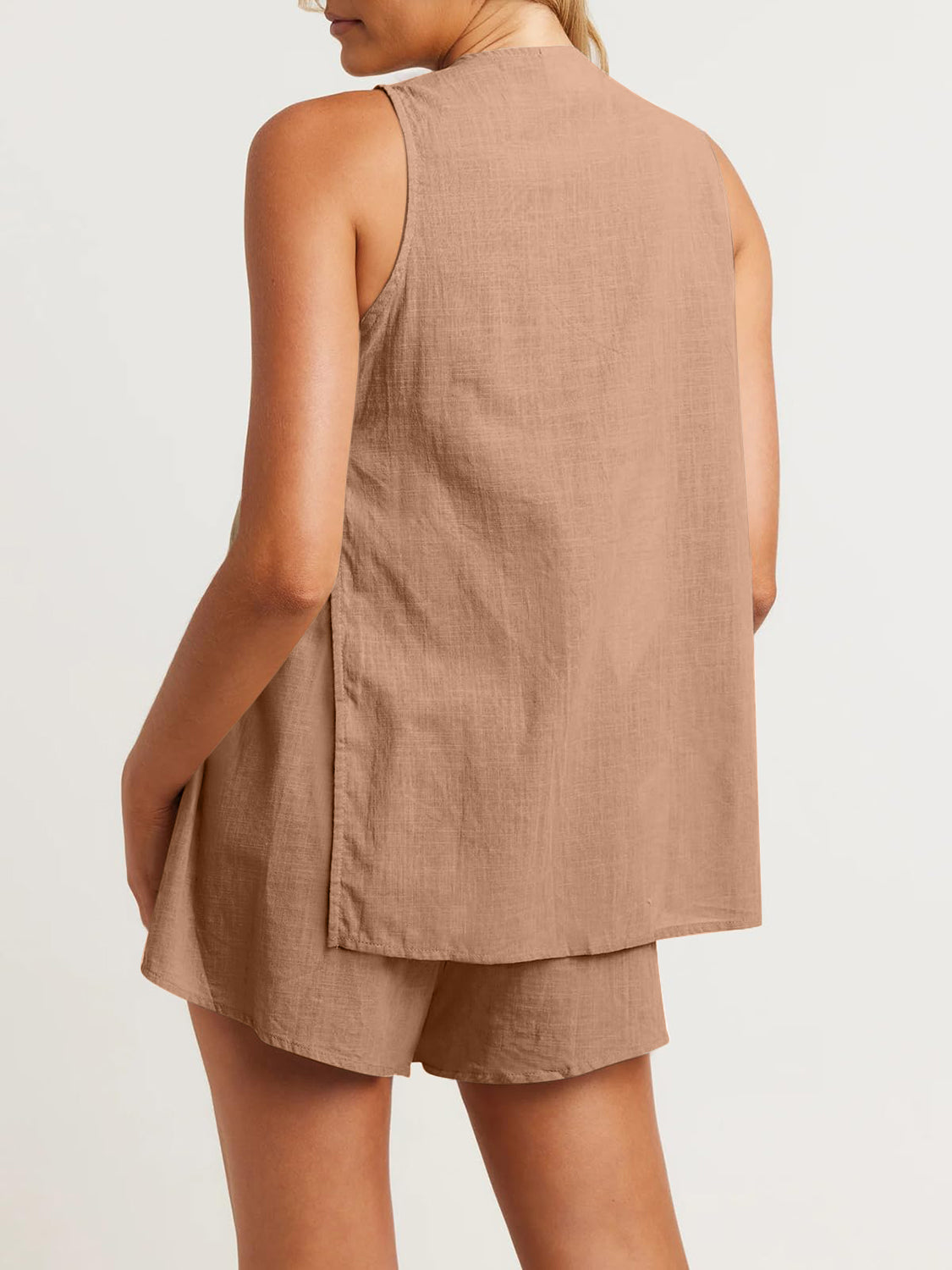 Ensemble haut boutonné et short taille réelle