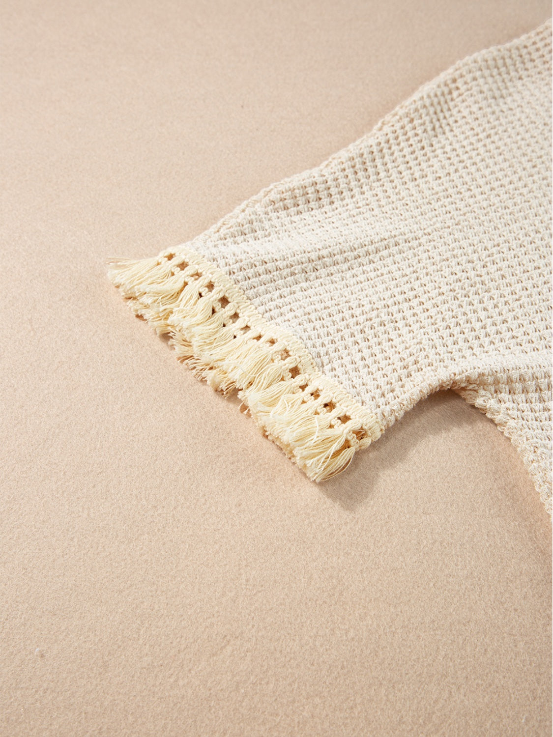Ensemble haut et short à col rond et pompons