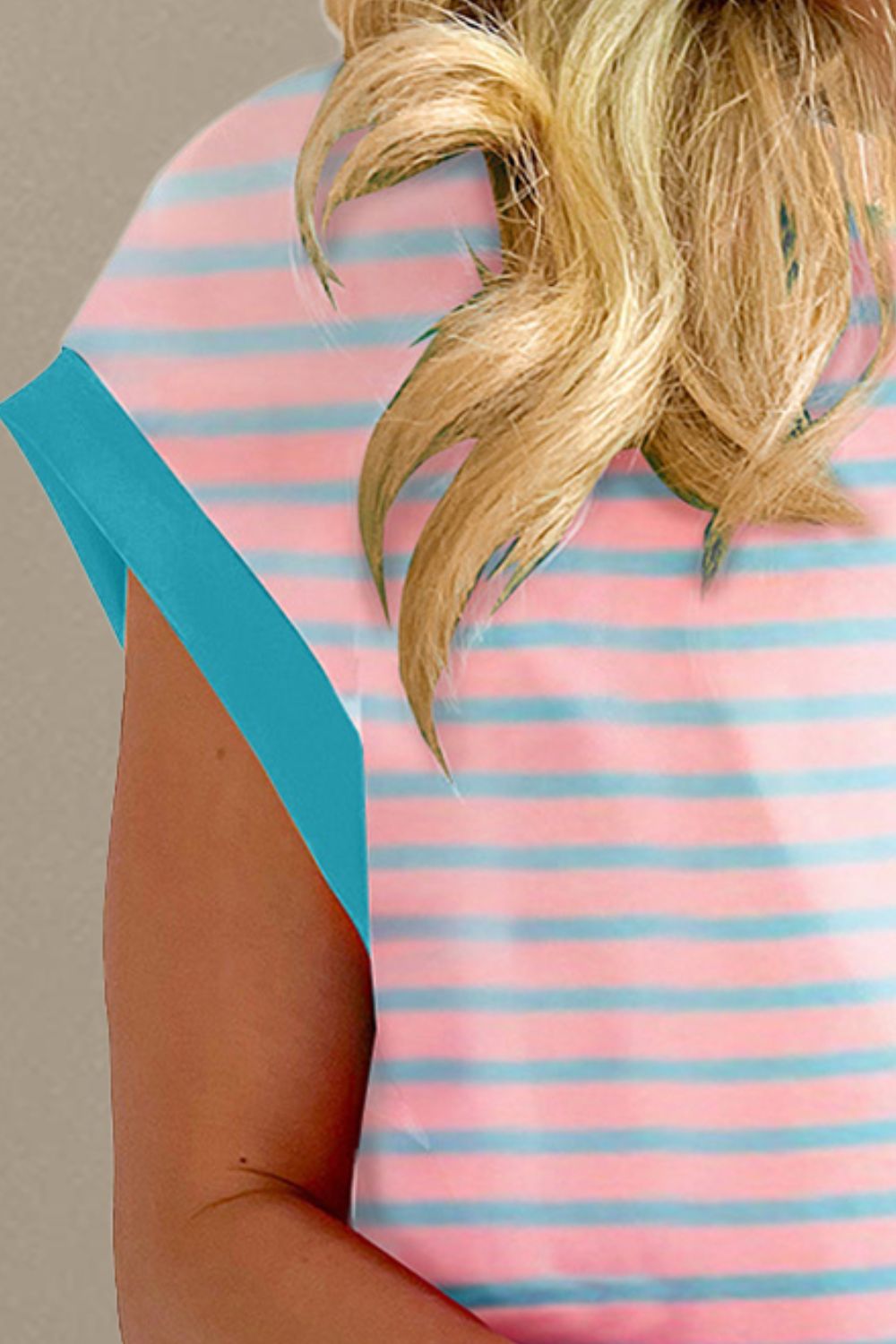 Ensemble haut et short à col rond et rayures contrastées