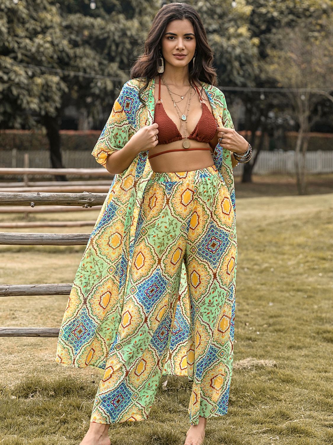 Ensemble haut à manches courtes imprimé et pantalon large