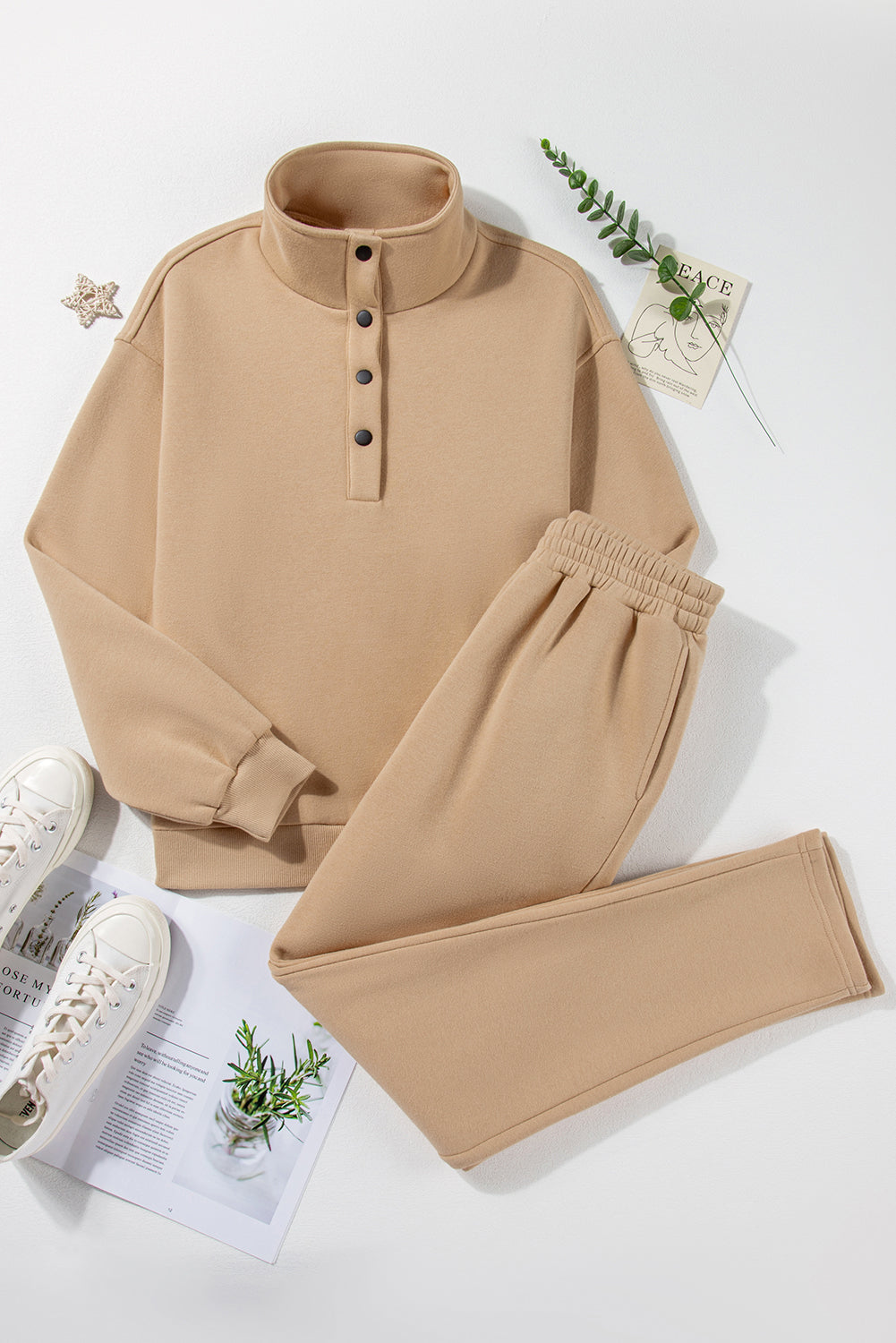 Ensemble haut à col roulé et pantalon à demi-pression