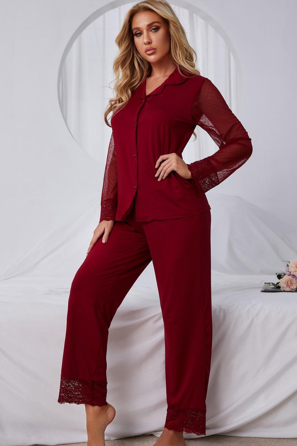 Ensemble pyjama à col à revers en dentelle épissée