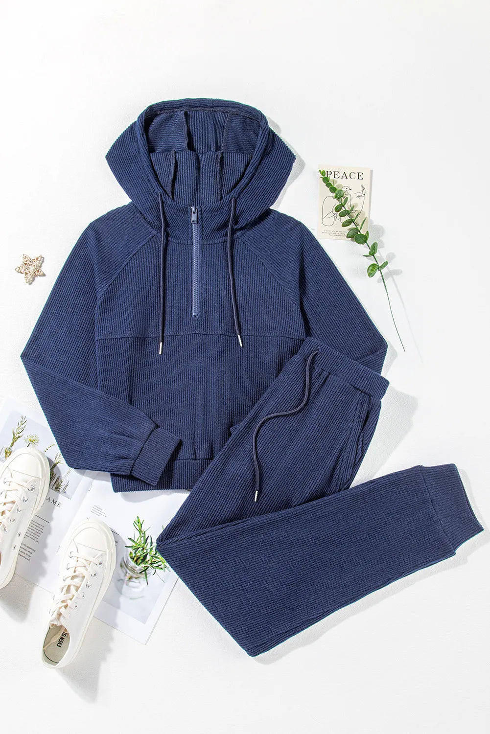 Ensemble actif avec sweat à capuche et pantalon de jogging à demi-fermeture éclair et cordon de serrage