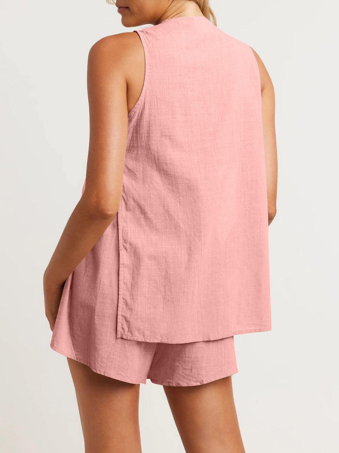 Ensemble haut boutonné et short taille réelle