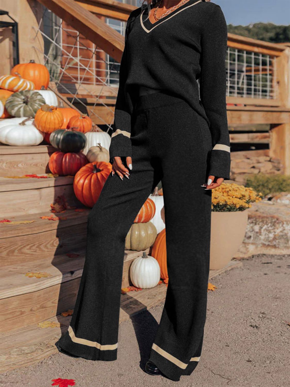 Ensemble haut à manches longues et pantalon à col en V Perfee