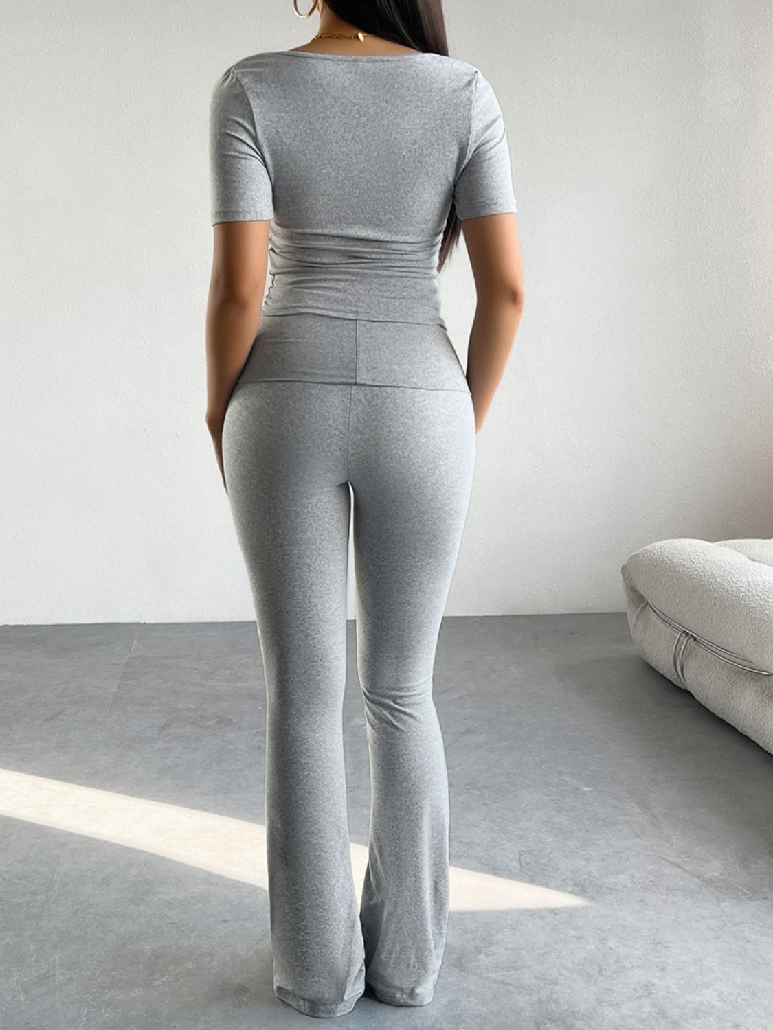 Ensemble haut à manches courtes et pantalon