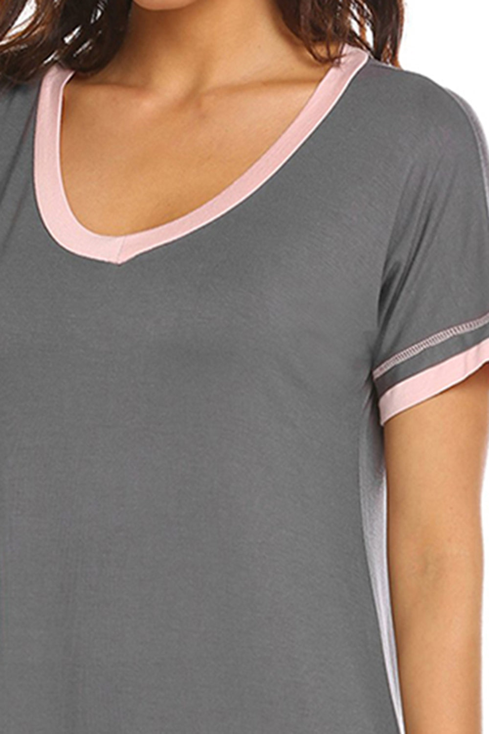 Robe de détente à manches courtes et bordure contrastée