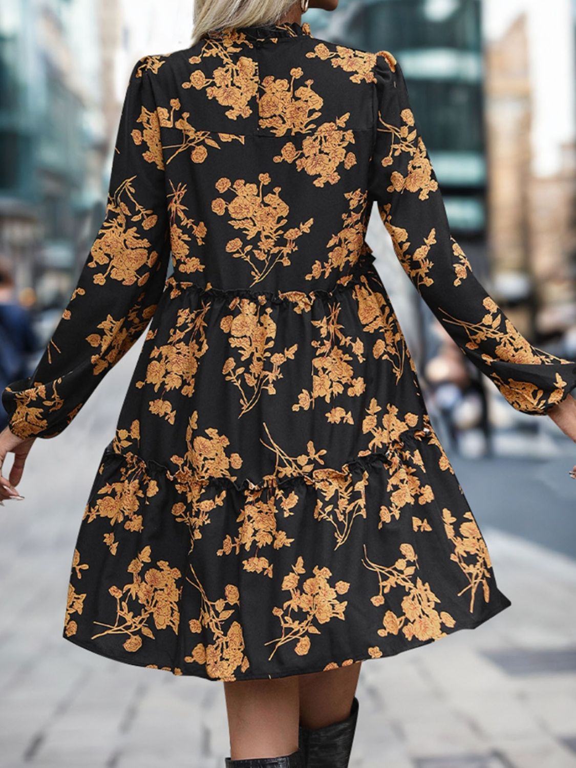 Mini-robe à manches longues et imprimé volants