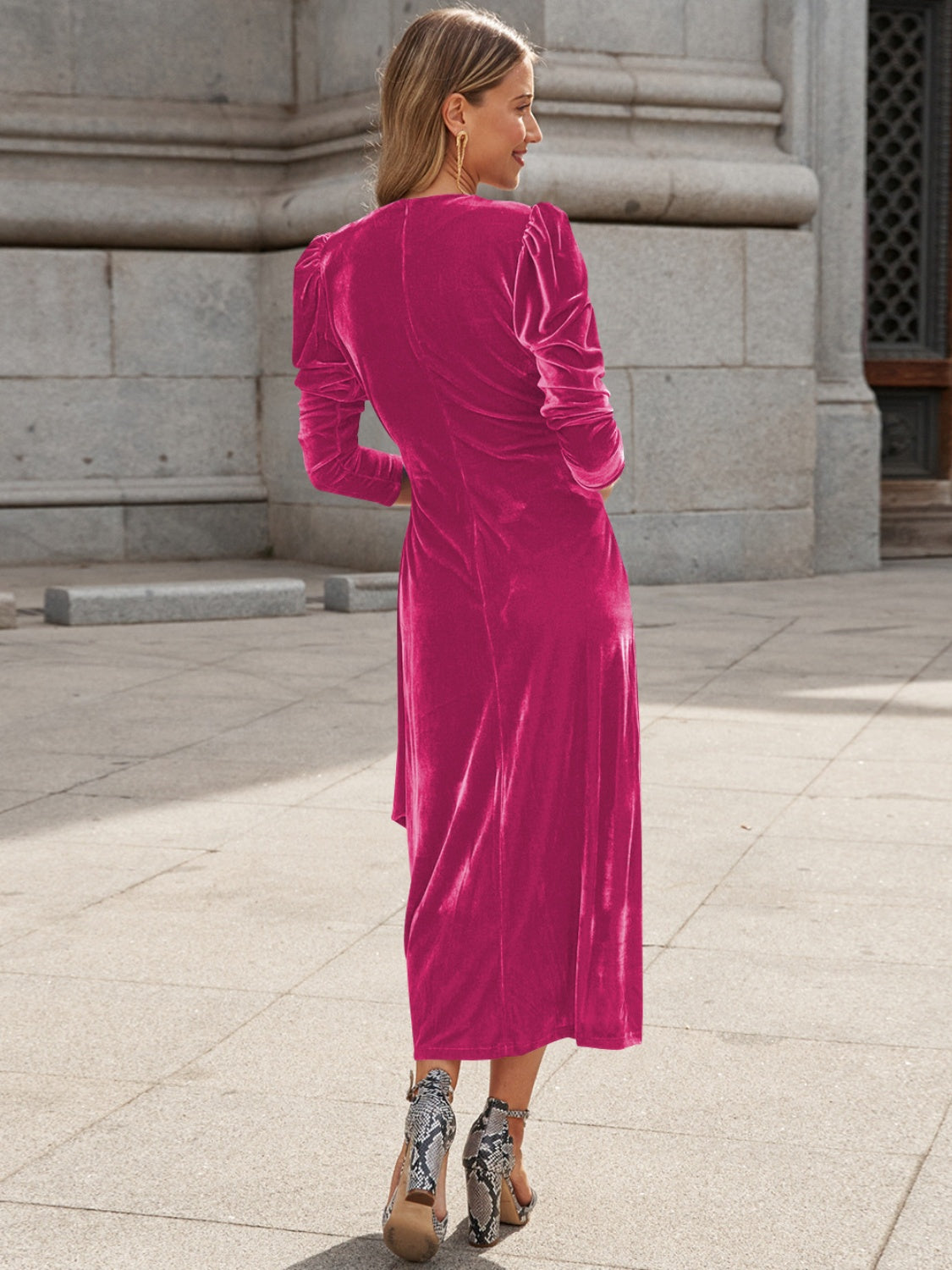 Robe mi-longue à manches bouffantes et surplis