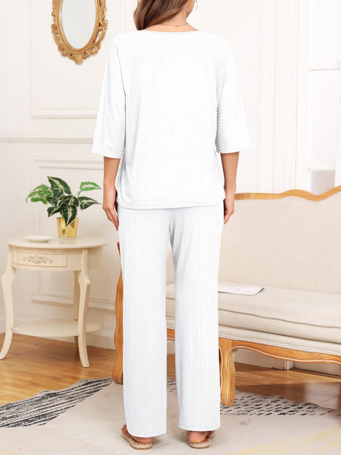 Ensemble haut à manches courtes côtelé et pantalon à poches