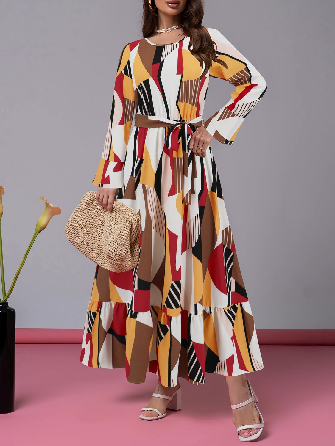 Robe imprimée à manches longues et ourlet à volants