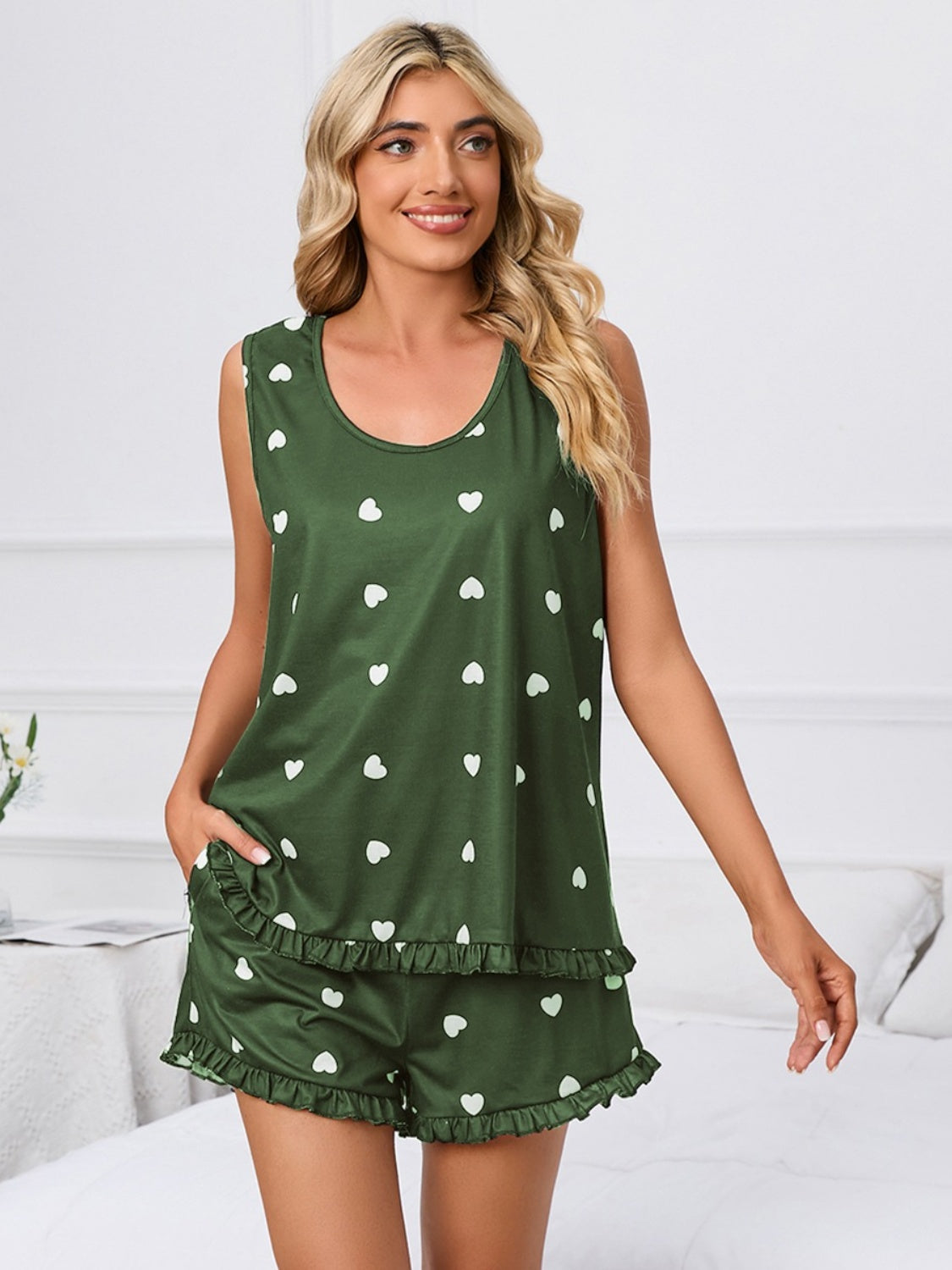 Ensemble de détente débardeur et short à col rond en forme de cœur