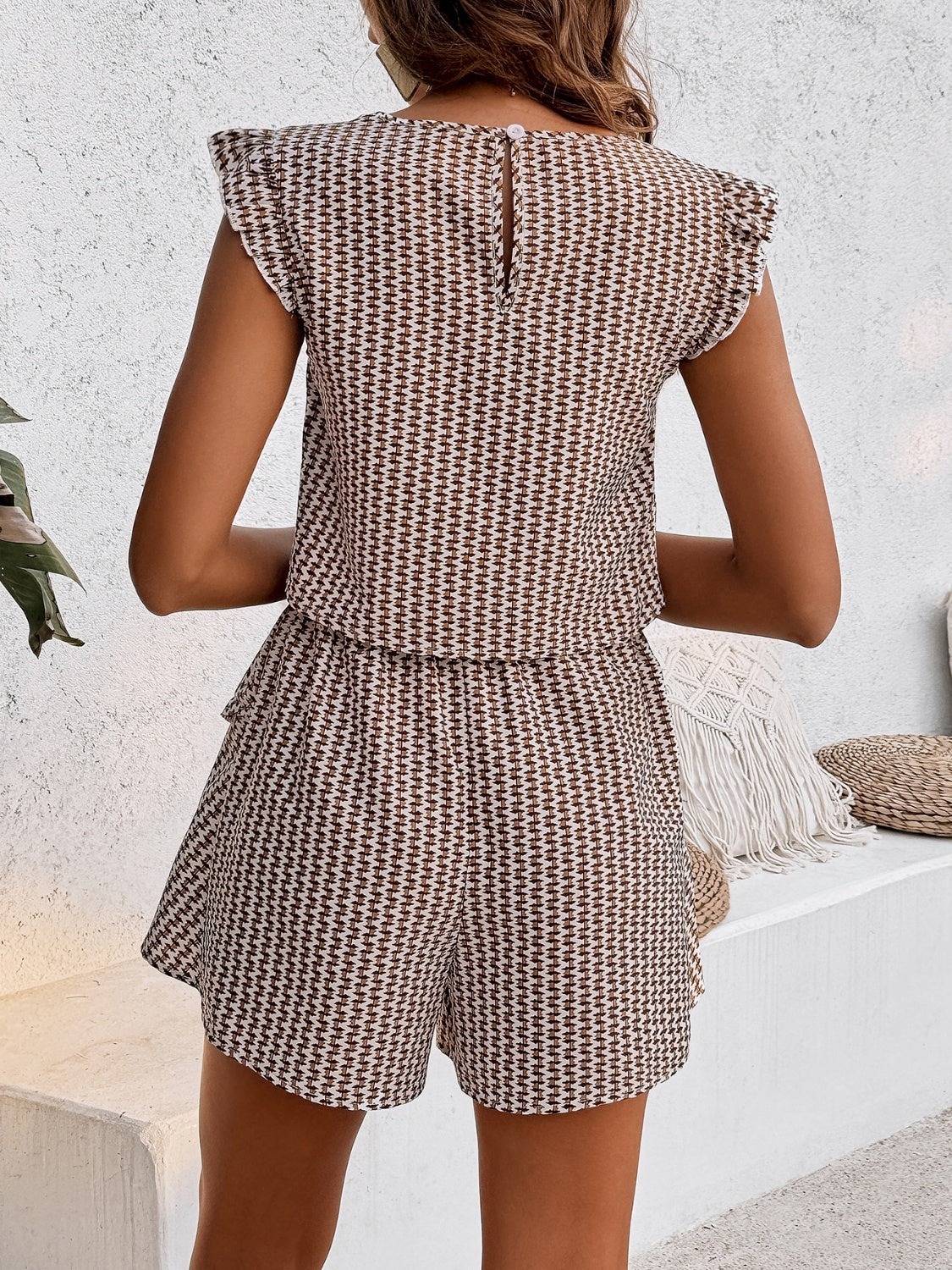Ensemble haut col rond imprimé miel et short superposé
