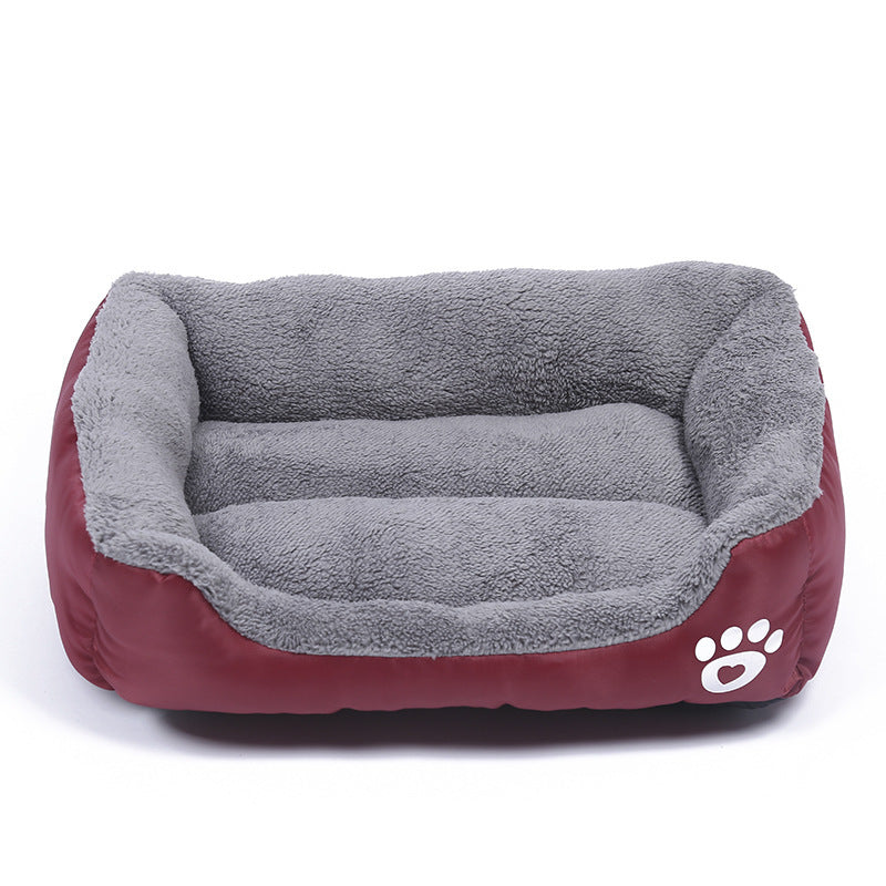 Panier polaire neuf, doux et confortable. Dessous imperméable. Convient aux petits, moyens et grands animaux. Garde les animaux au chaud.