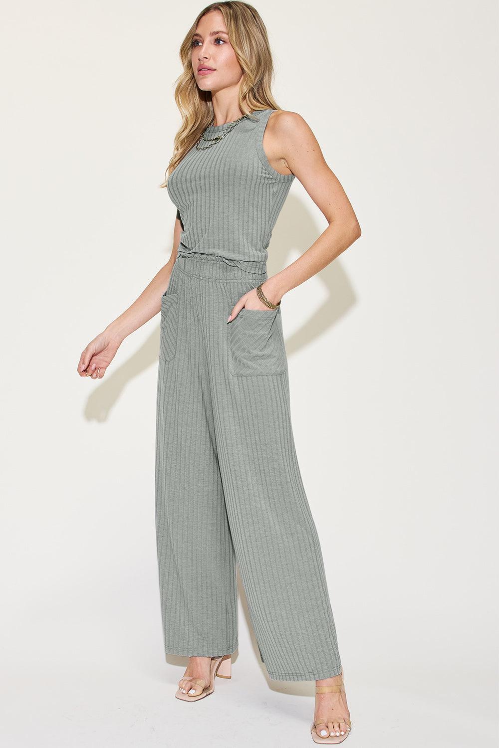 Ensemble débardeur côtelé taille standard et pantalon large Basic Bae