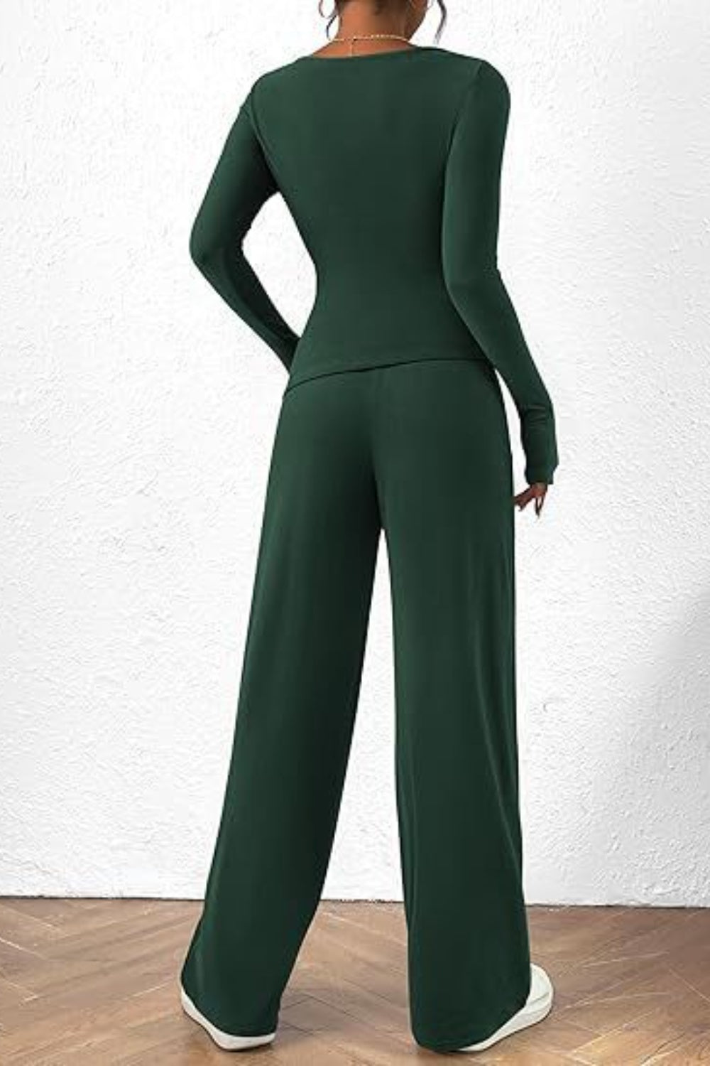 Ensemble haut à manches longues et pantalon à col rond
